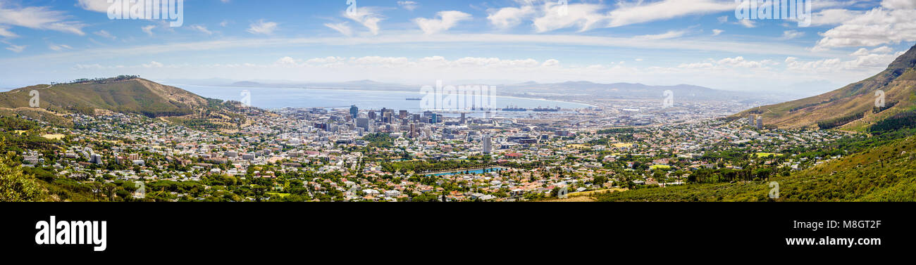 Panoramablick über die Stadt Kapstadt Atlantikküste Stockfoto
