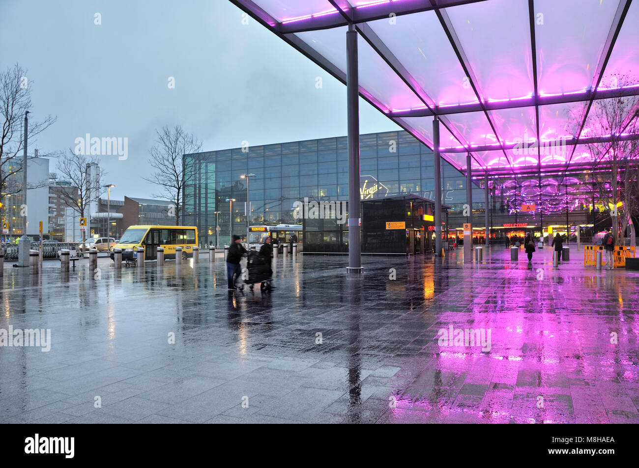 Flughafen Heathrow in der Morgendämmerung. London, Vereinigtes Königreich Stockfoto