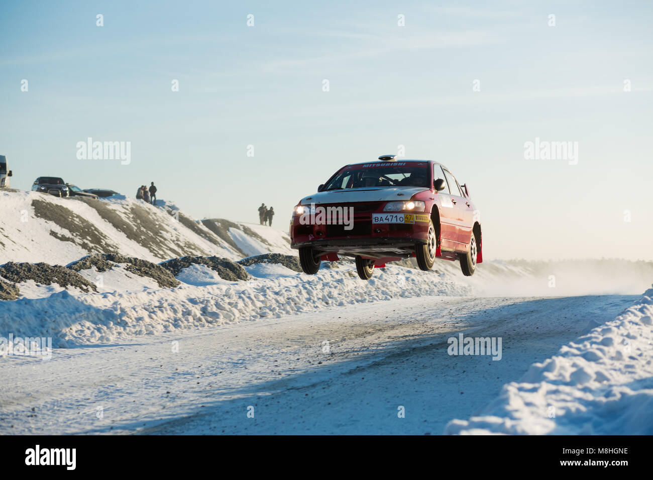 Asbest, Russland, Februar 4, 2018 - 2. Phase der Russischen Cup Rallye 2018" Uralasbest 2018', Mitsubishi Lancer Evo IX Auto, Startnummer 2, Treiber des R Stockfoto