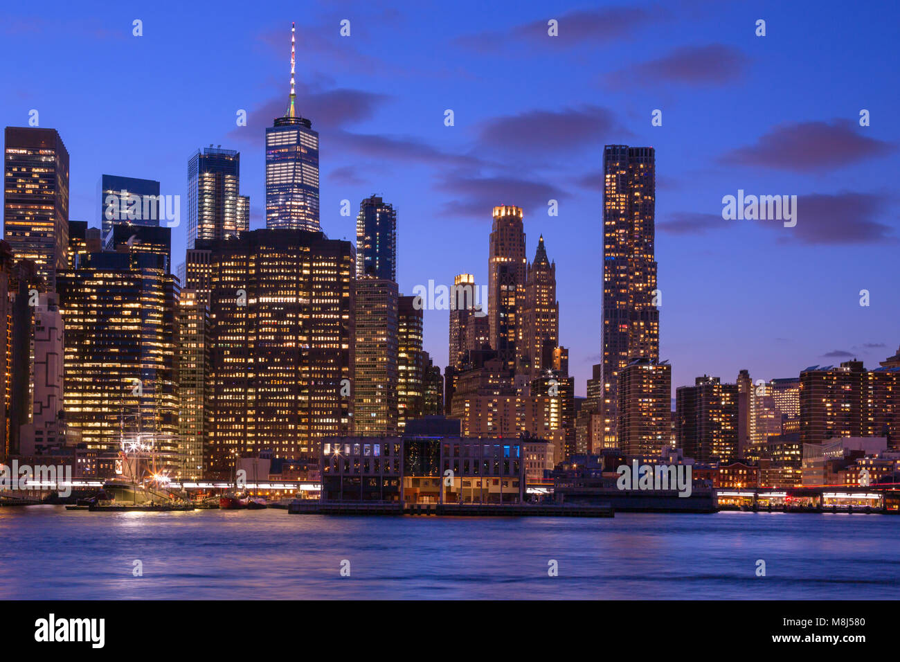 SKYLINE VON DOWNTOWN EAST RIVER MANHATTAN NEW YORK CITY USA Stockfoto