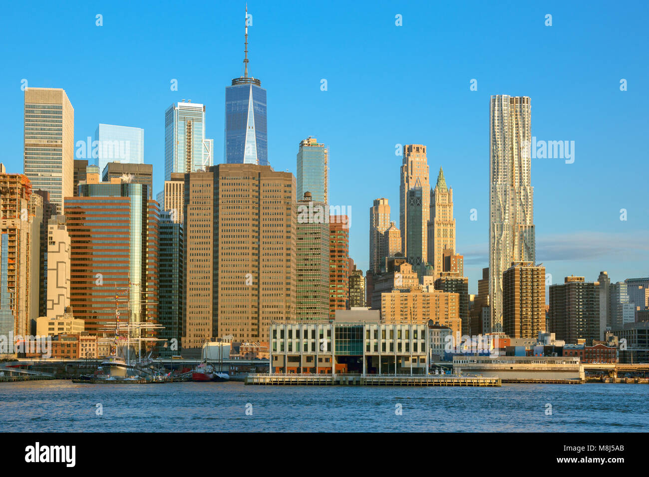 SKYLINE VON DOWNTOWN EAST RIVER MANHATTAN NEW YORK CITY USA Stockfoto