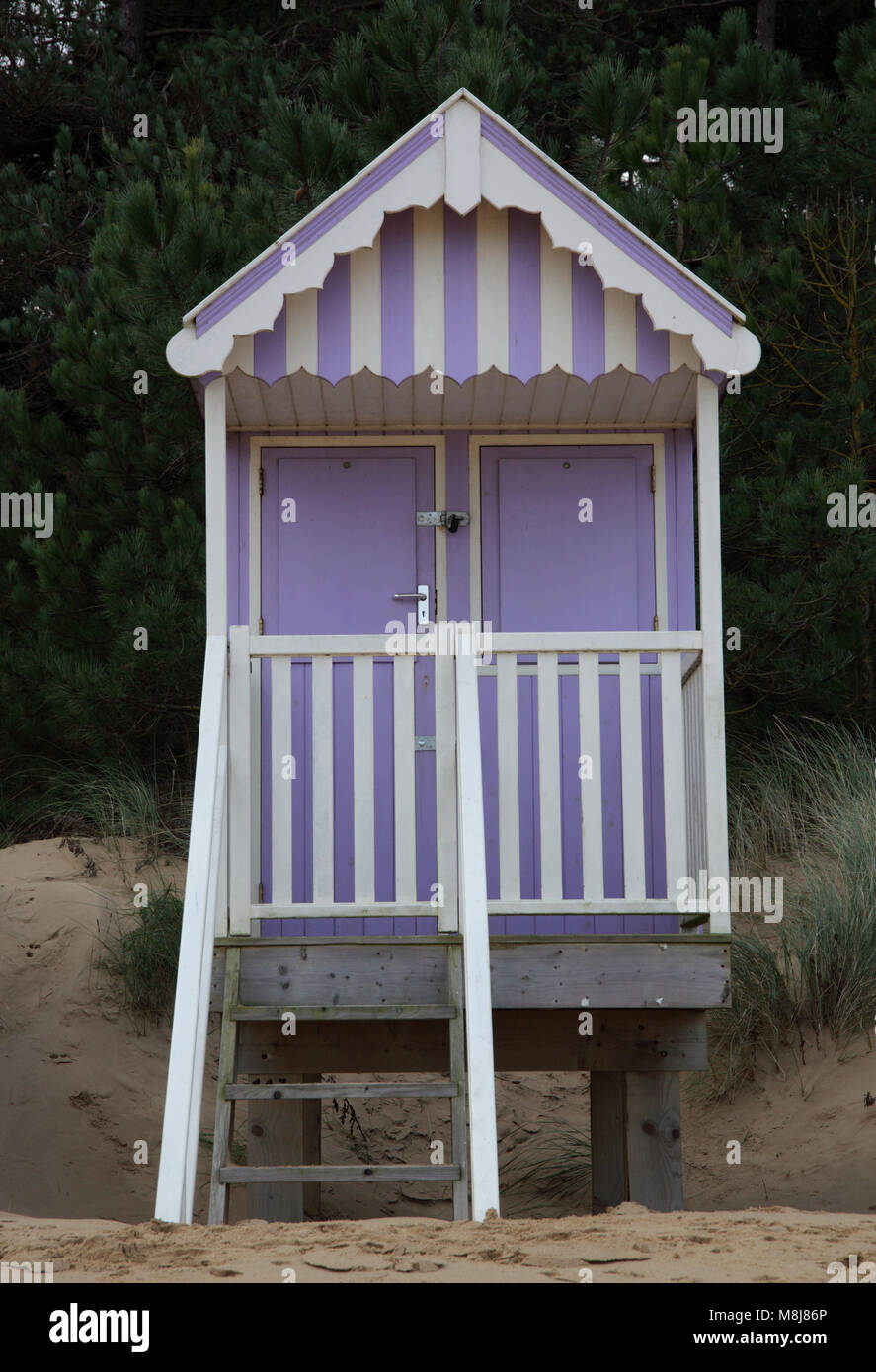 Beach Hut, Brunnen neben dem Meer Stockfoto