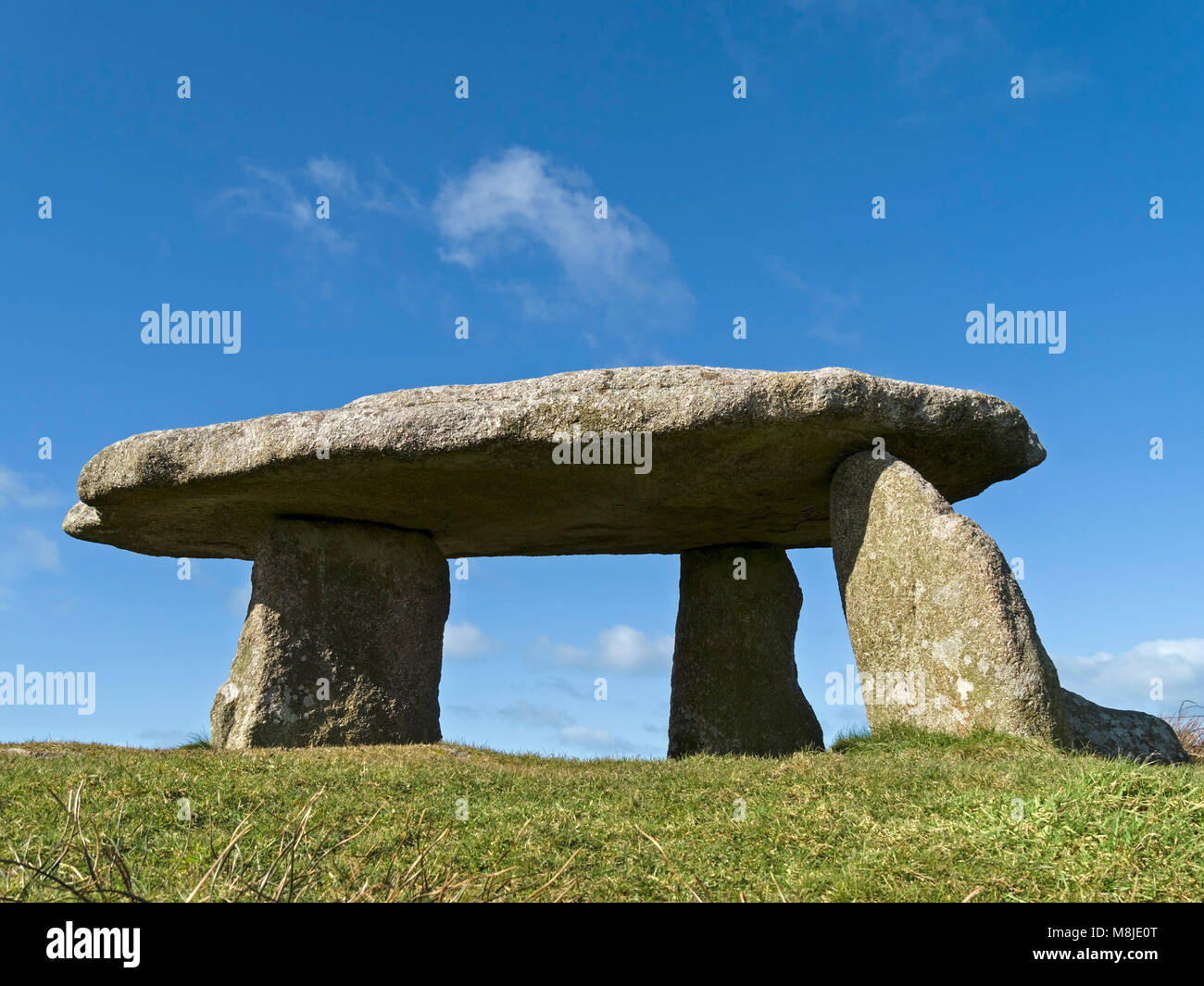 Lanyon Quoit (auch als Tabelle Giant's bekannt) alten Steine von Long Barrow Grabkammer, in der Nähe von Madron, Cornwall, England, Großbritannien Stockfoto