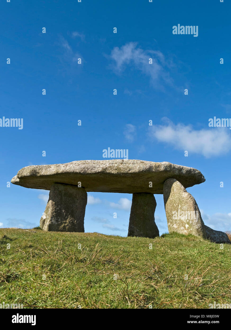 Lanyon Quoit (auch als Tabelle Giant's bekannt) alten Steine von Long Barrow Grabkammer, in der Nähe von Madron, Cornwall, England, Großbritannien Stockfoto