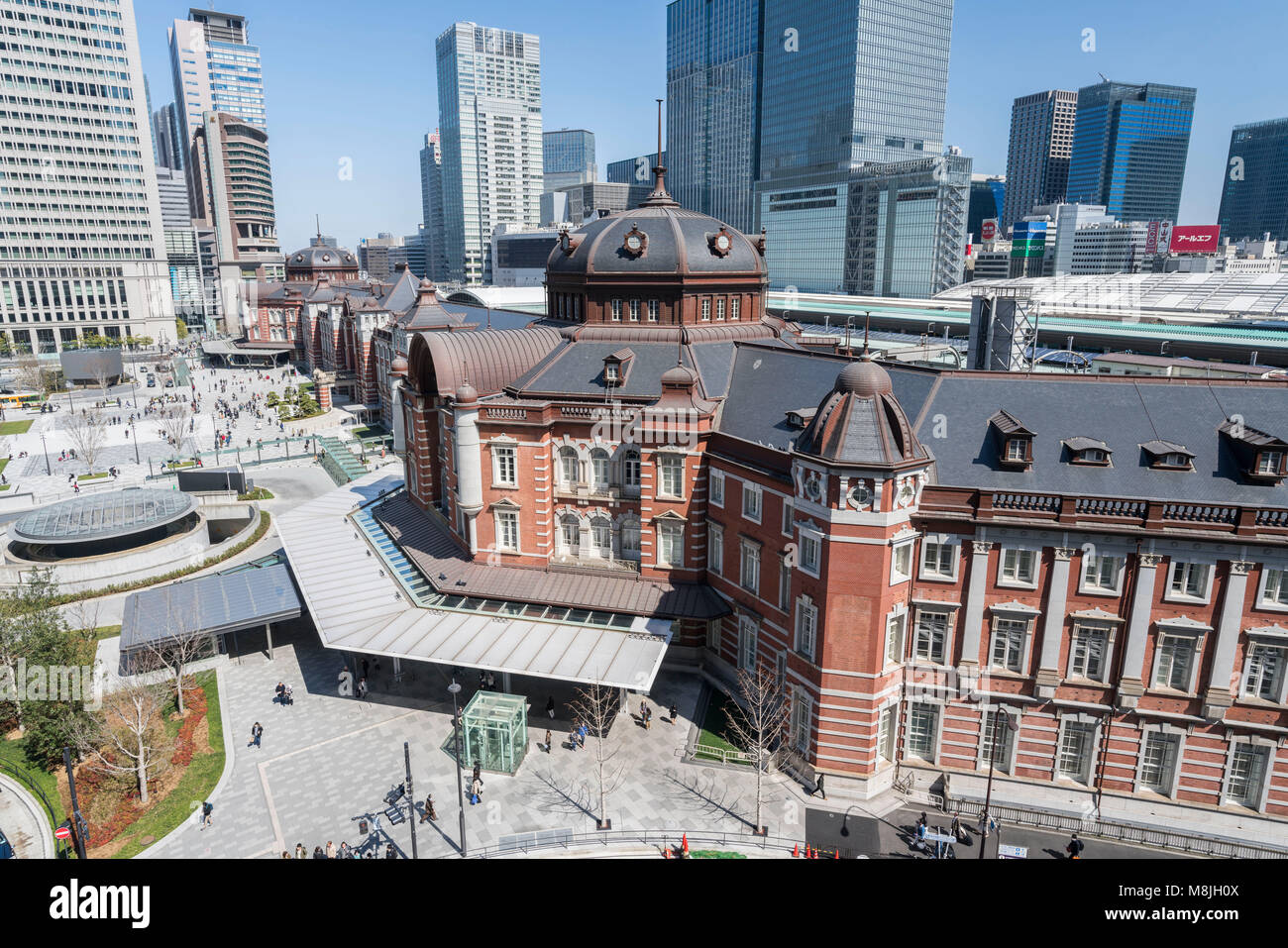 Die Außenseite des Tokyo Station Marunouchi Eingang, Tokio, Tokyo, Japan Stockfoto