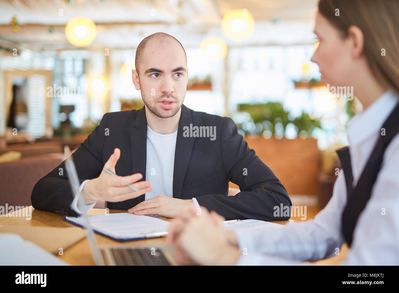 Business Meeting im Cafe Stockfoto