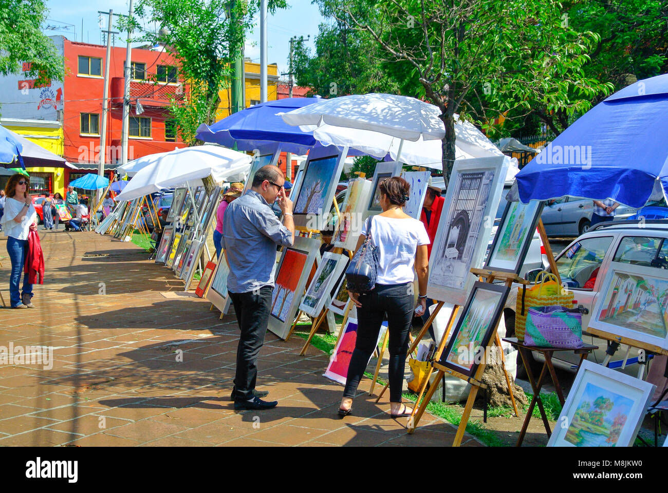 Mexiko-Stadt, CDMX, Mexiko, Kunstmarkt im San Angel-Viertel von Mexiko-Stadt. Nur Editorial. Stockfoto