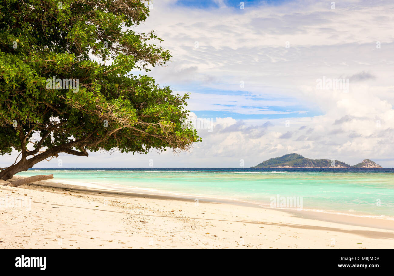 Paradise Sandstrand und dem türkisblauen Indischen Ozean auf Silhouette Island, Seychellen Stockfoto