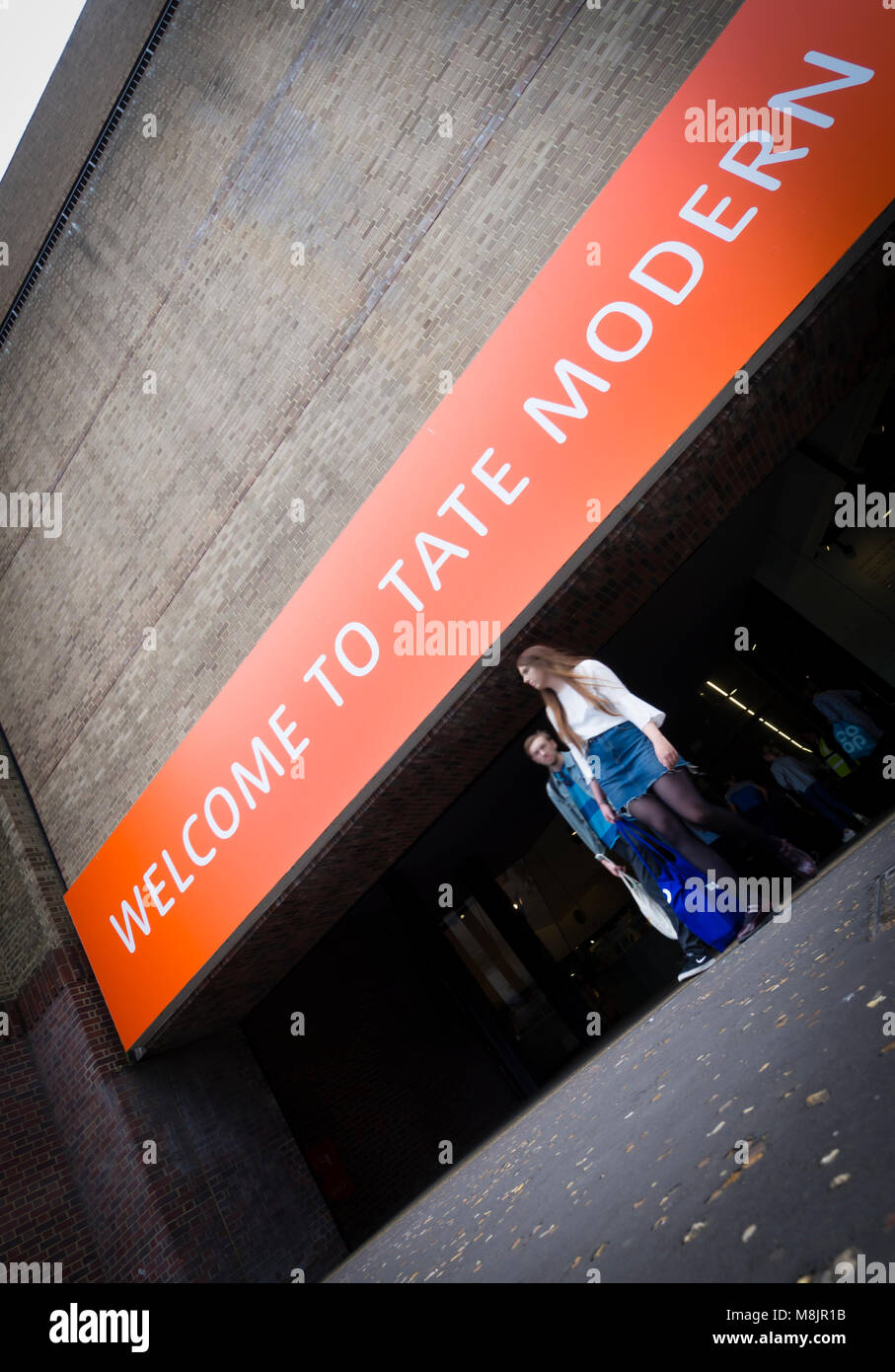 Besuch der tate modern Fotos und Bildmaterial in hoher Auflösung Alamy