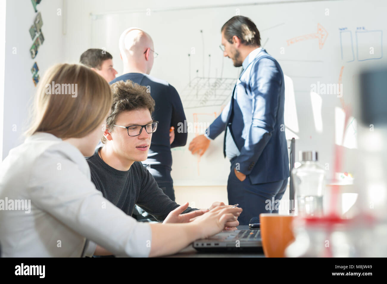 Entspannte IT Business Startup Unternehmen Team Meeting. Stockfoto