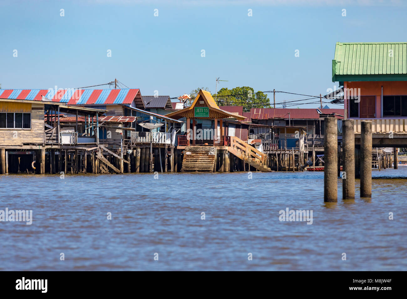 Brunei Darussalam Bandar Seri März 17, 2018 BegawanWater Taxis auf der Brunei River, in und um Kampong Ayer, Wasser Dorf. Stockfoto