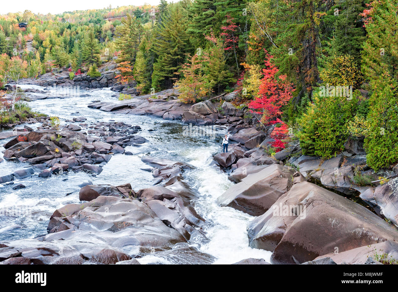 Die Onaping Fluss im nördlichen Ontario im Herbst Stockfoto