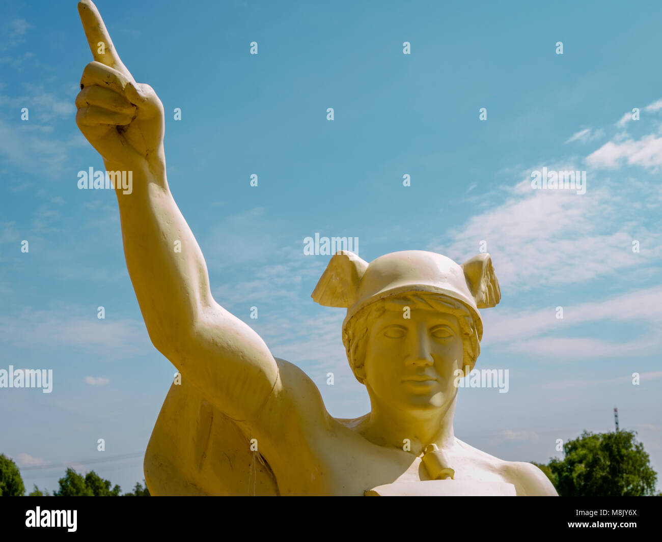 Hamburg, Deutschland - 19. Mai 2016: Der obere Teil der Statue des Hermes in Verbindung von Industrial Museum Wasserkunst Kaltehofe, einer ehemaligen Kläranlage. Stockfoto