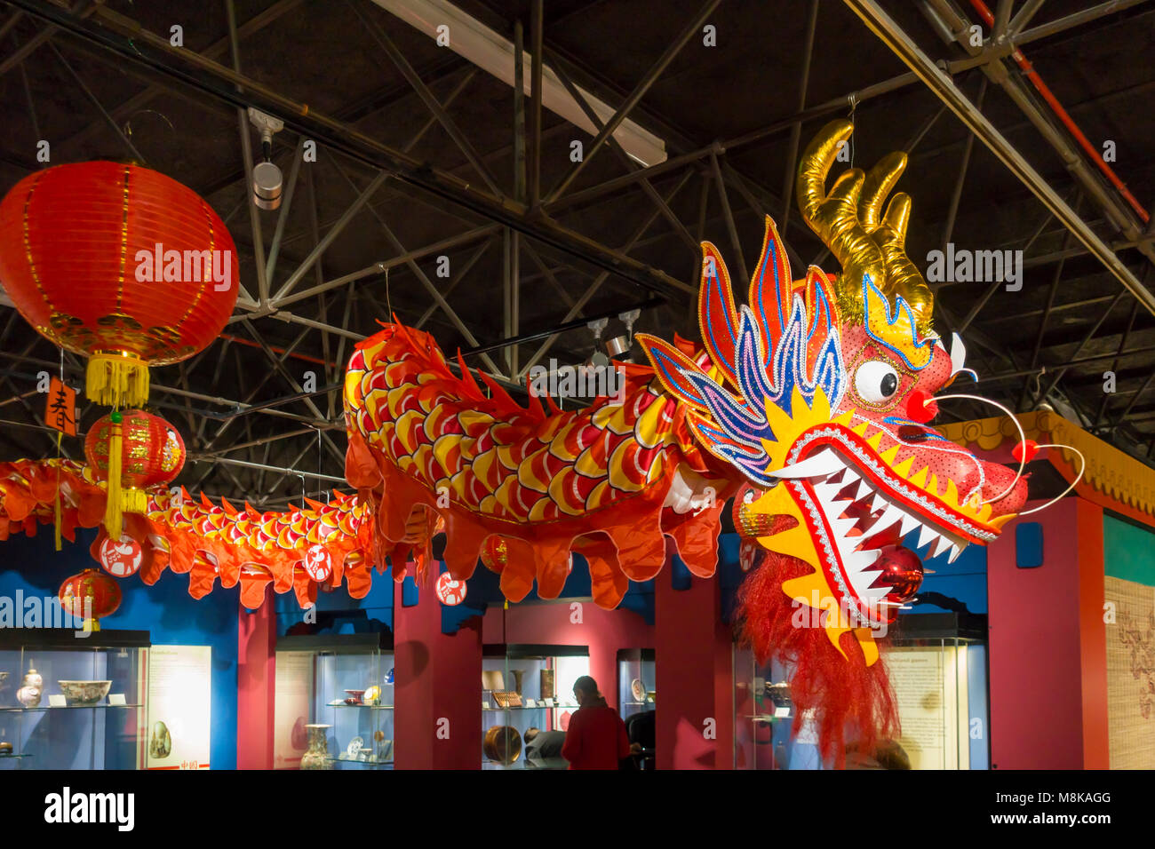 Chinesische Papier Drachen für den Einsatz im neuen Jahr feiern in der Durham University Oriental Museum Stockfoto