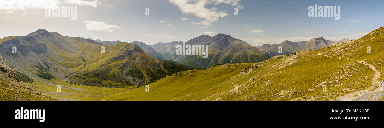 Wandern im Schweizerischen Nationalpark in der Schweiz Stockfoto