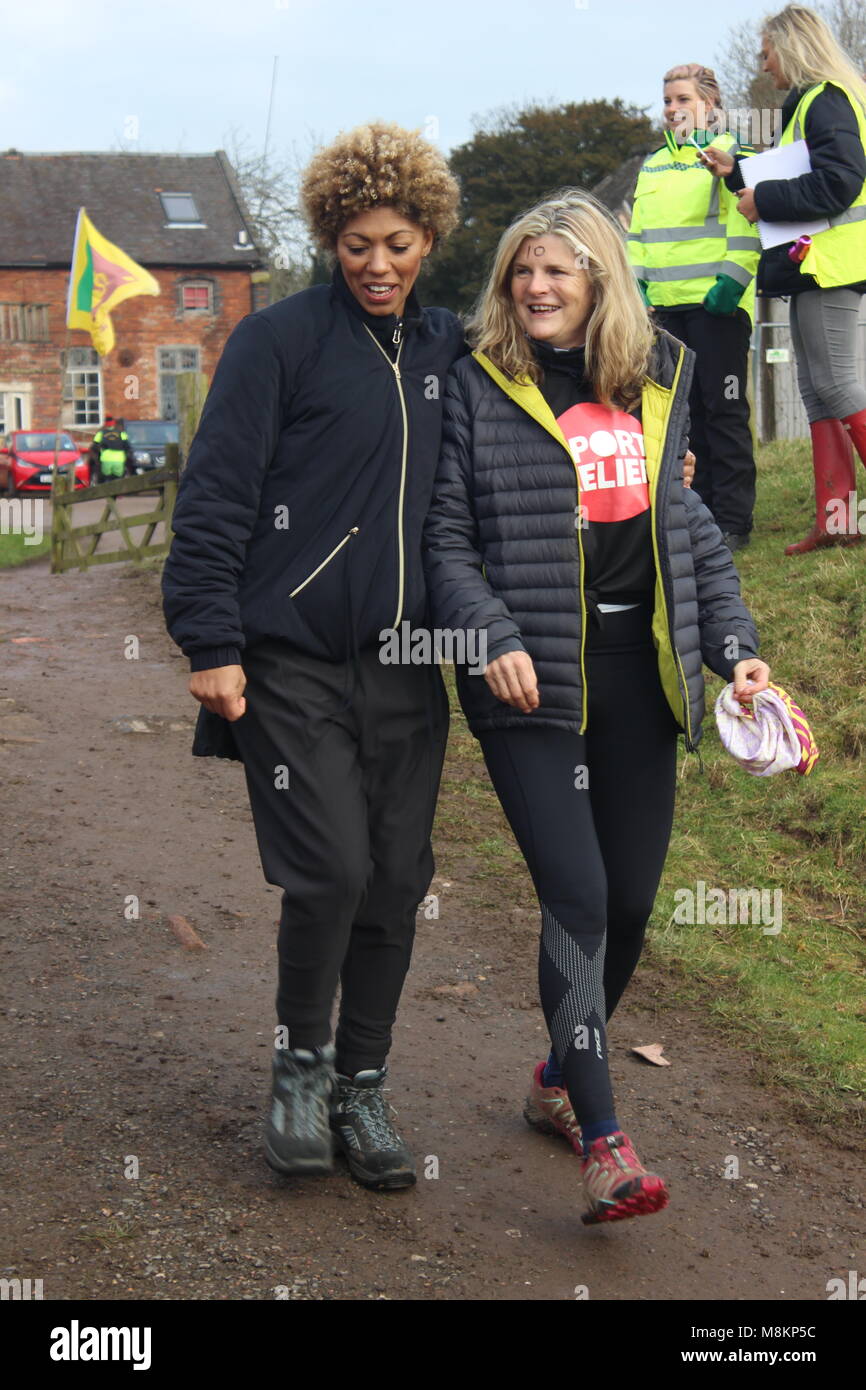 Celebrity Les Dennis, Zoe Williams, Susannah Constantine, Miles Jupp, harter Kerl OCR für Sport Relief Program Berühmt ungeeignet - gelüftet 18. März 21:00 Uhr BBC2 Stockfoto