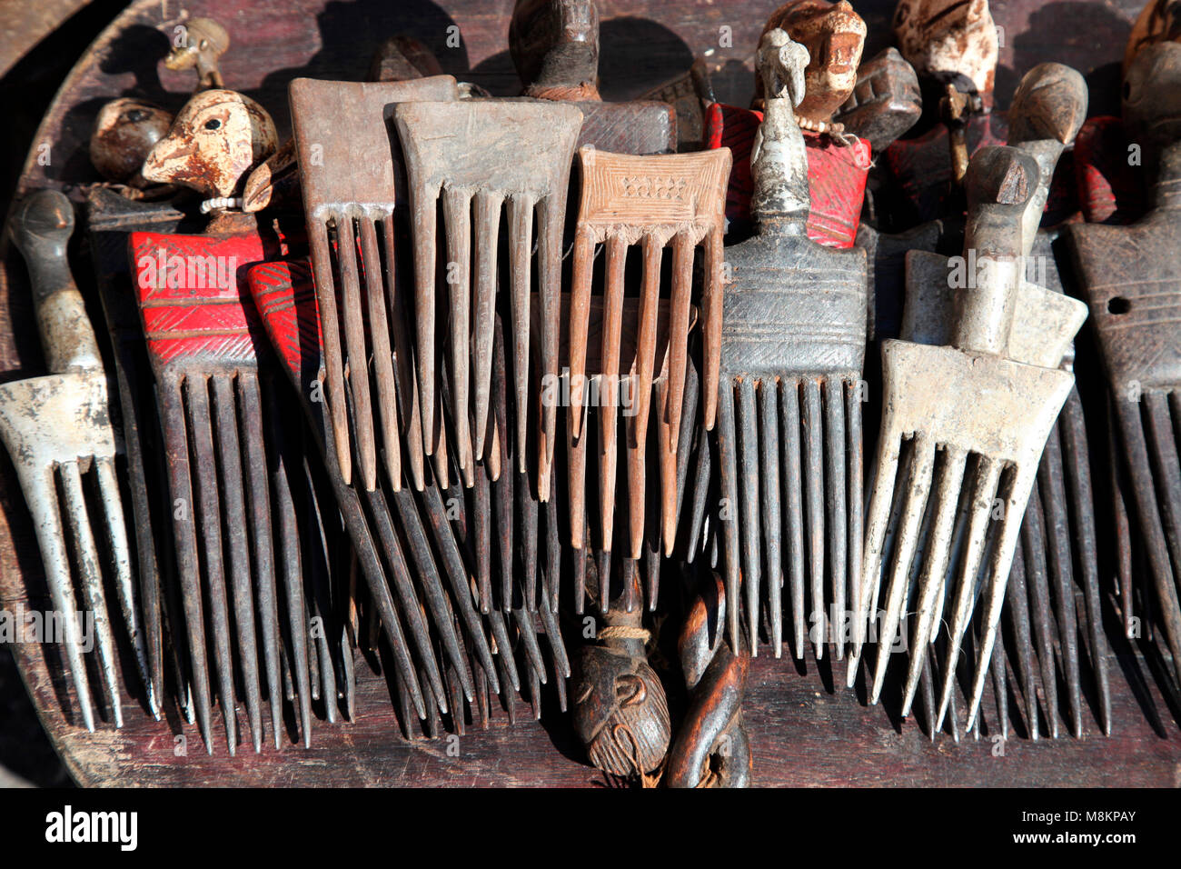 Elfenbeinküste antiken Afro Kämme im Verkauf bei Chelsea Street Market, New York City Stockfoto