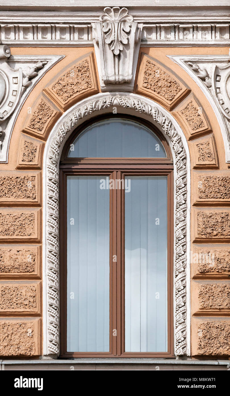Fenster eines alten Gebäudes, Sankt-Petersburg Stockfoto Fenster eines alten Gebäudes, Sankt-Petersburg Stockfoto