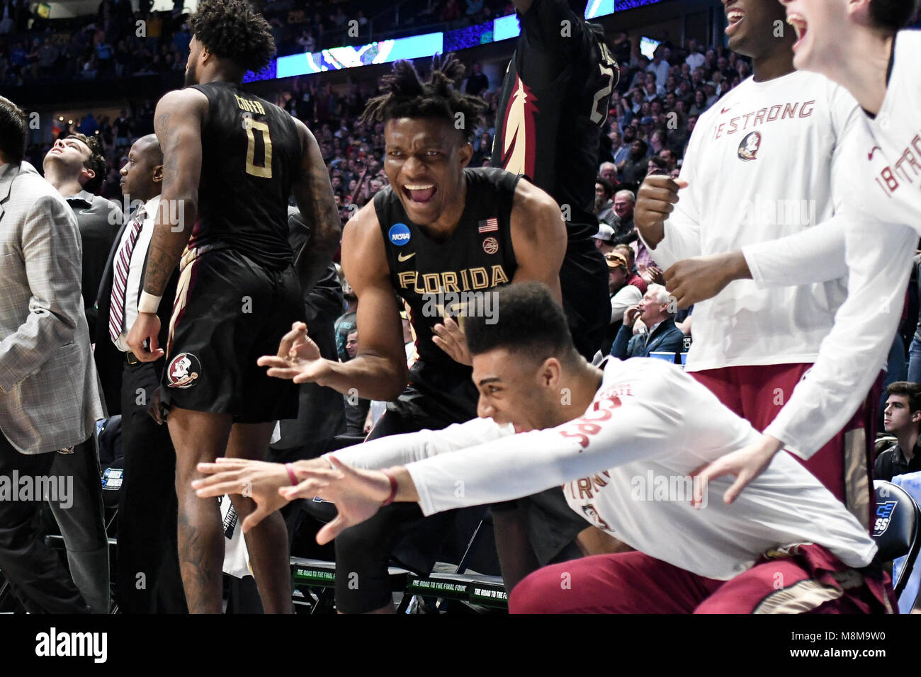 Nashville, Tennessee, USA. 18 Mär, 2018. Florida State Seminoles reagieren an der Seitenlinie während des Spiels gegen die Xavier Musketiere bei Bridgestone Arena am 18. März in Nashville, Tennessee, 2018. Credit: FGS Sport/Alamy leben Nachrichten Stockfoto