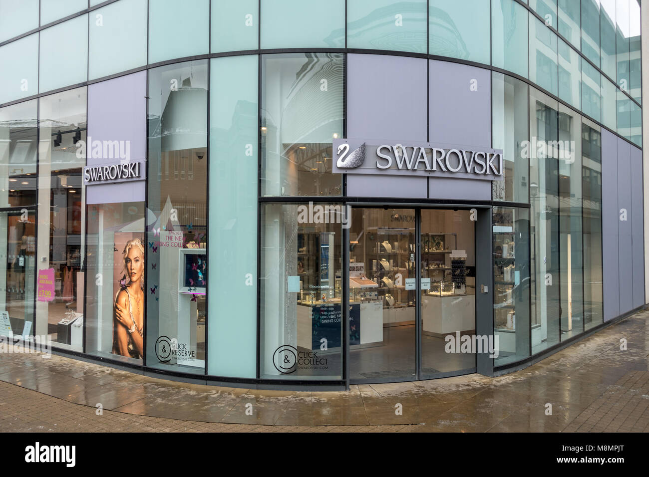 Die Swarovski Shop in Windsor, UL, der Speicher verkauft Schmuck und Mode Accessoires. Stockfoto