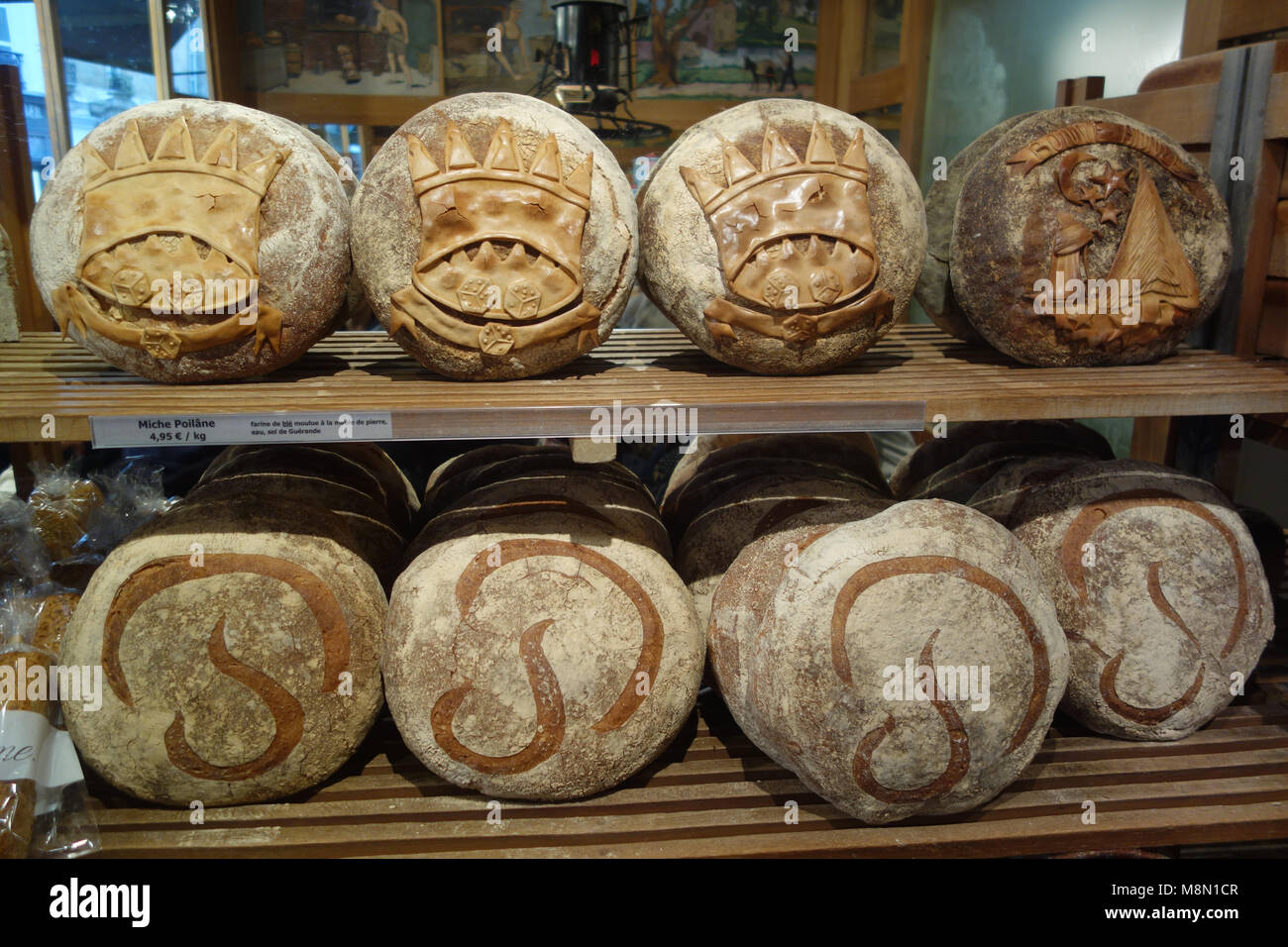 Jan 2, 2018 - Die Marke &amp;quot;P&amp;quot; auf einem runden Sauerteig land Brot ...