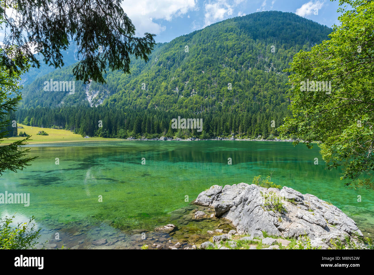 Lago di Fusine Superiore, Julische Alpen, Friaul-Julisch Venetien, Provinz Udine, Italien, Europa Stockfoto