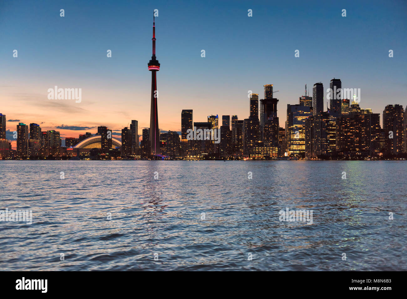 Toronto Downtown Skyline bei Nacht Stockfoto
