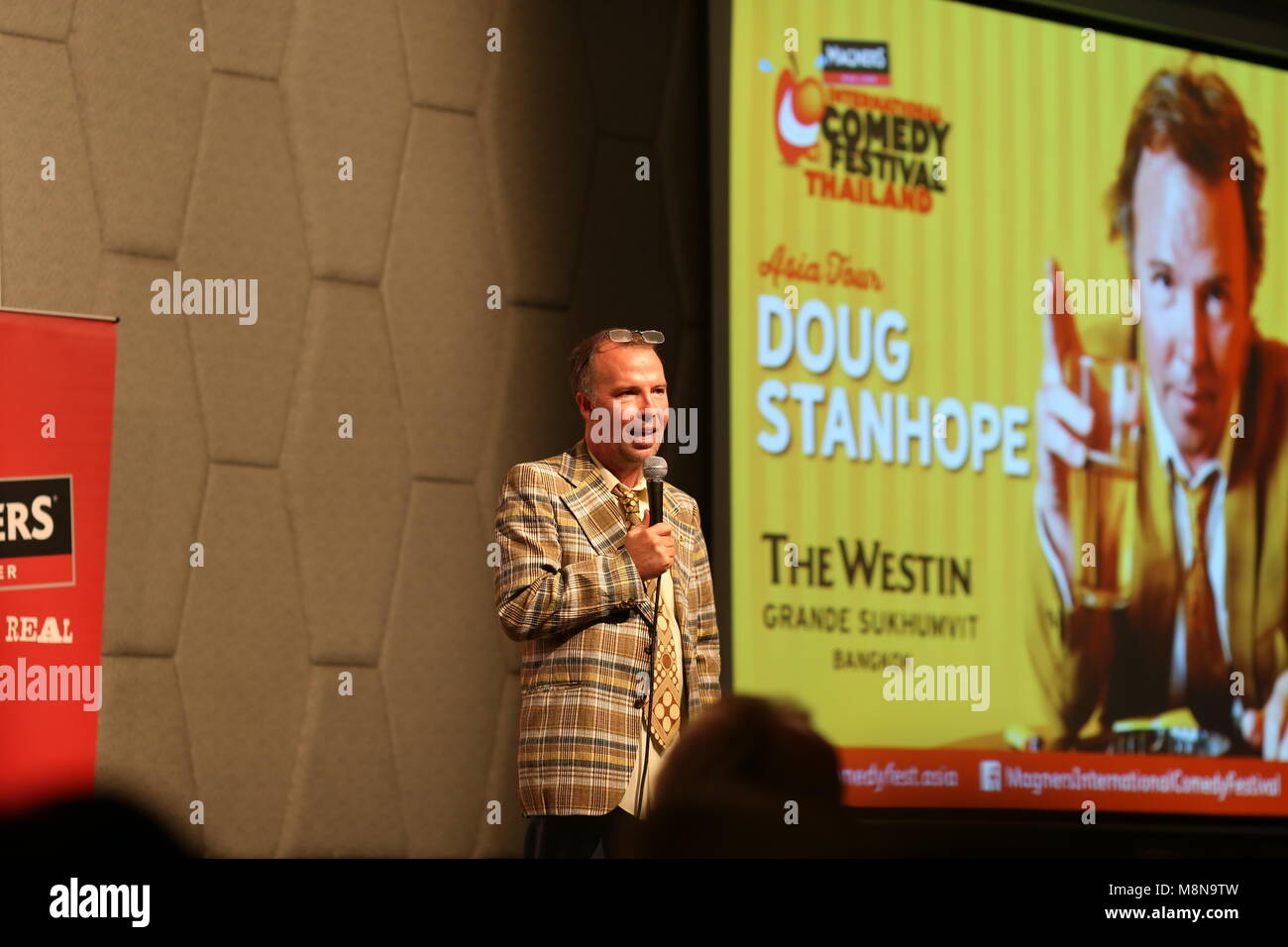 Schauspieler Douglas Stanhope durchgeführt in der Thailand Comedy Festival 2018 im Westin Grand Hotel, Bangkok. Stockfoto