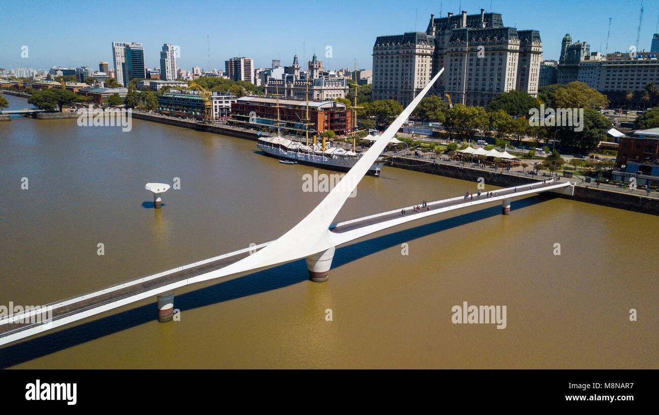 Puente de La Mujer und Puerto Modero, Buenos Aires, Argentinien Stockfoto
