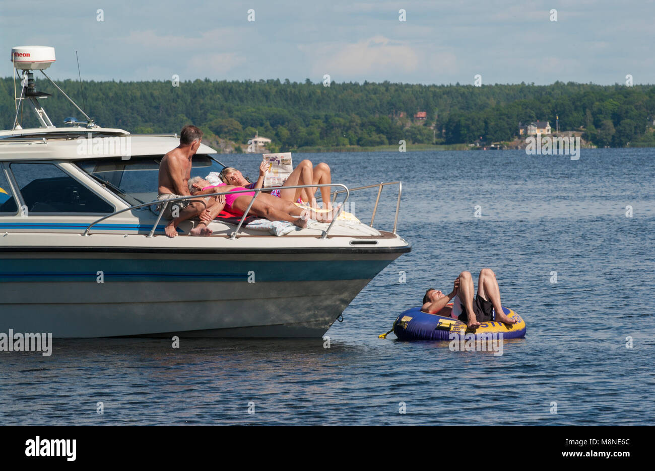 Ein schöner Sommertag am See, Uppsala, Schweden. Stockfoto