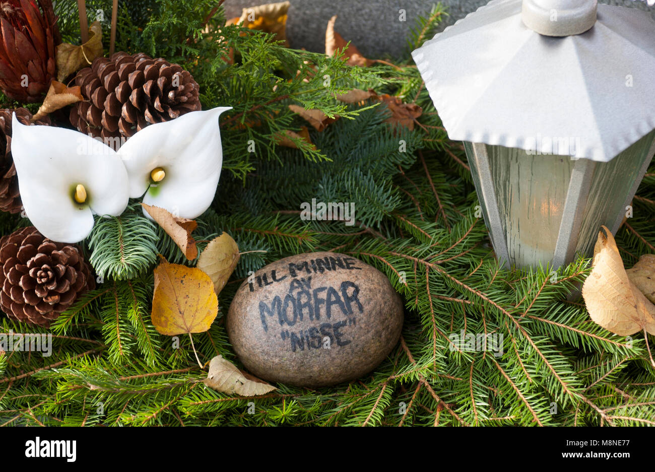 In Erinnerung an Opa Nisse, Östra Ämterviks Kirche, Värmland, Schweden. Stockfoto