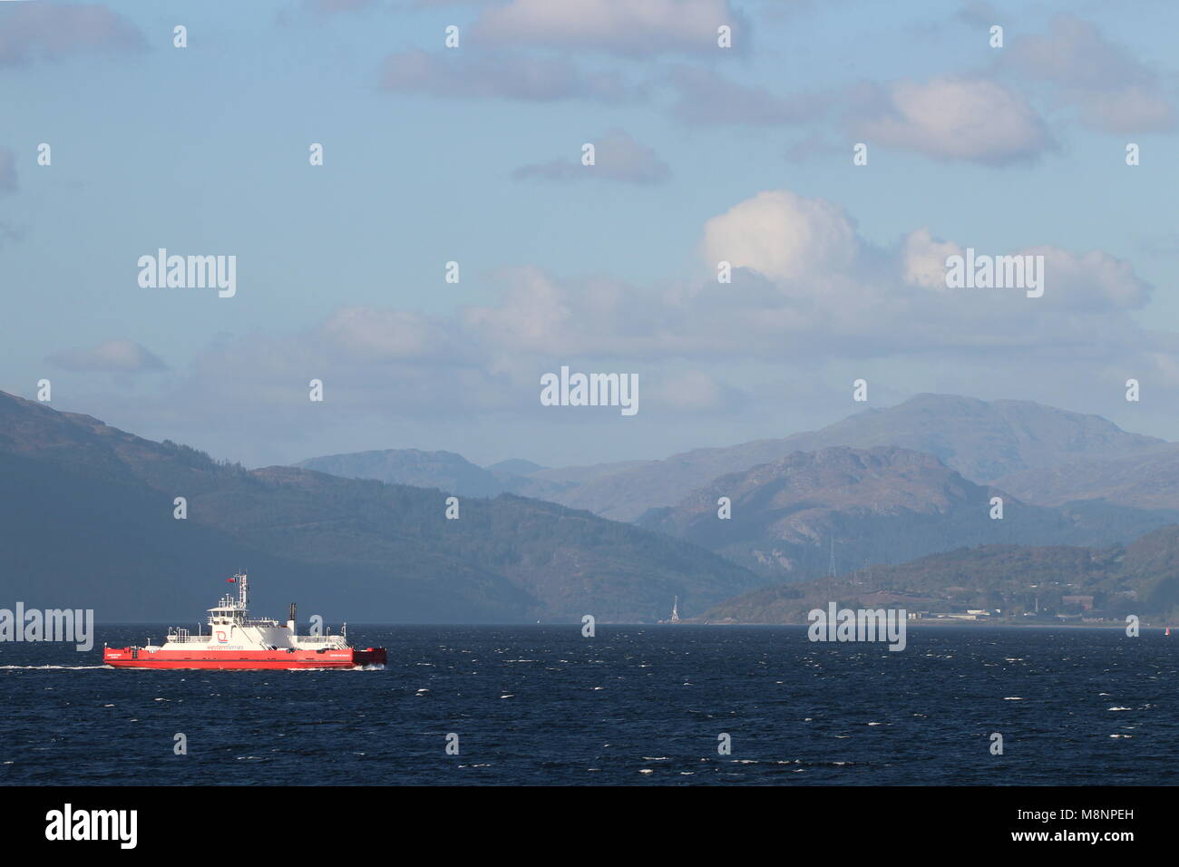 Die Auto- und Passagierfähre MV Klang der Soay-schafe als, betrieben durch Western Ferries auf den Firth of Clyde, zwischen Gourock und Dunoon. Stockfoto