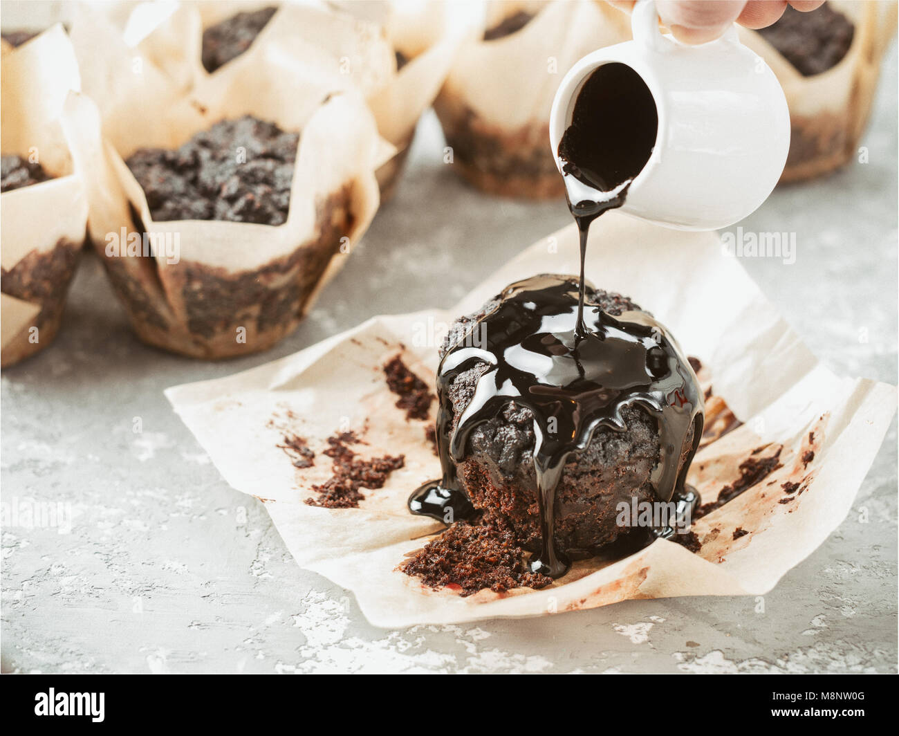 Rote Beete Schokolade Muffins close-up Stockfoto