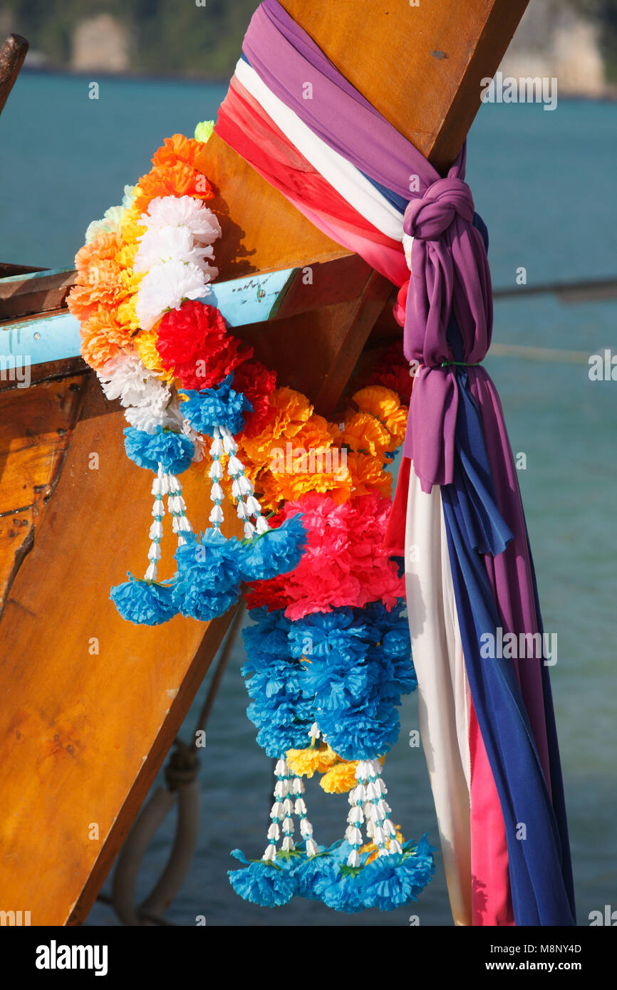 Thailand, Krabi, Koh Phi Phi Don Island, Boot, Blumen, Dekoration, Nahaufnahme, Stockfoto