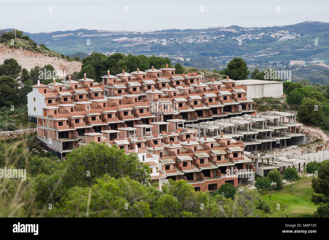 Unvollendete Apartment Block an der Costa del Sol, Andalusien, Spanien, Stockfoto