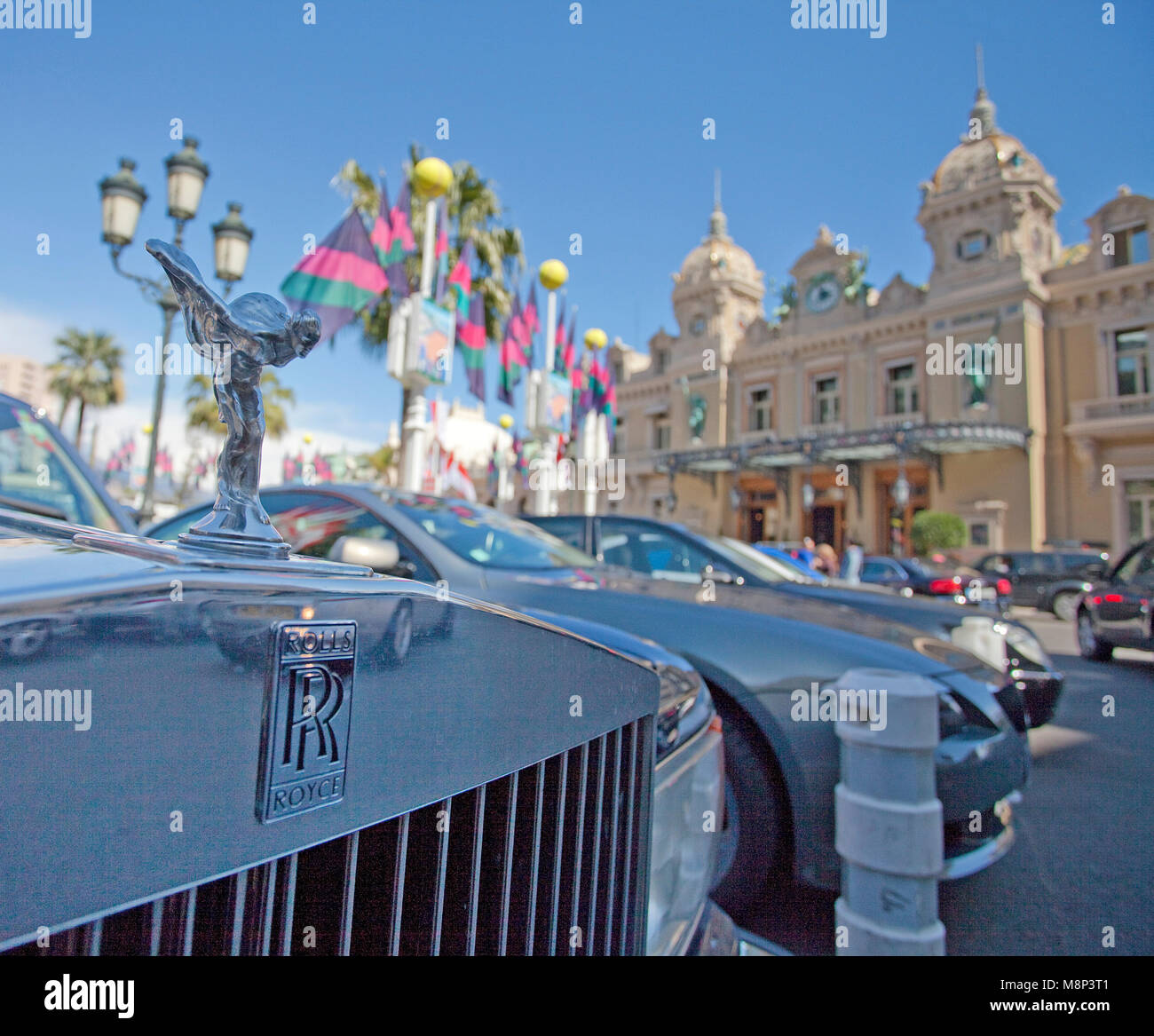 Motorhaube Maskottchen von Rolls Royce Auto bei Casino Monte-Carlo, Place du Casino, Monte Carlo, Monaco, Côte d'Azur, Französische Riviera, Europa Stockfoto