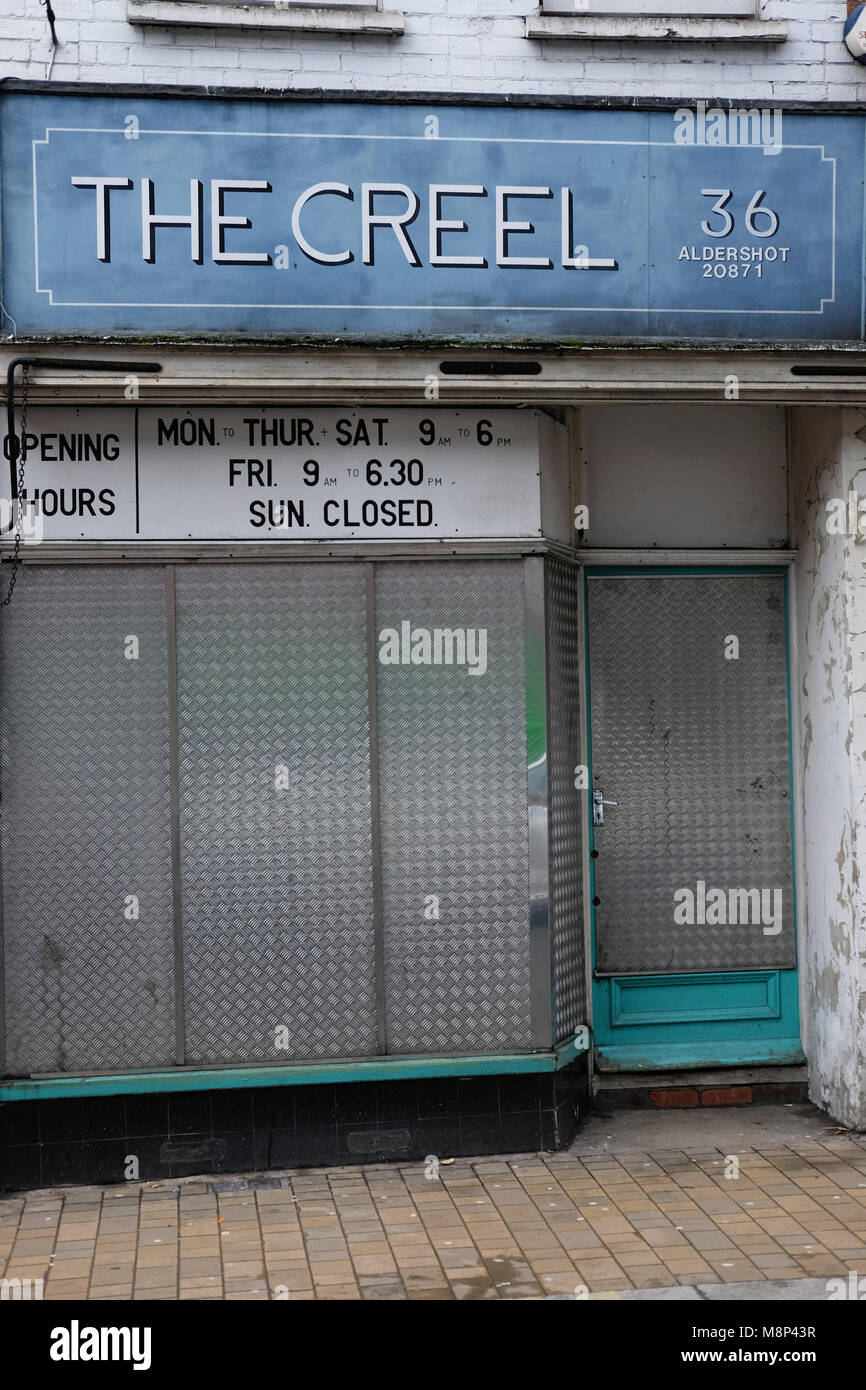 Eine alte Angelgeräte shop, jetzt auch für das Geschäft in Aldershot geschlossen. Stockfoto
