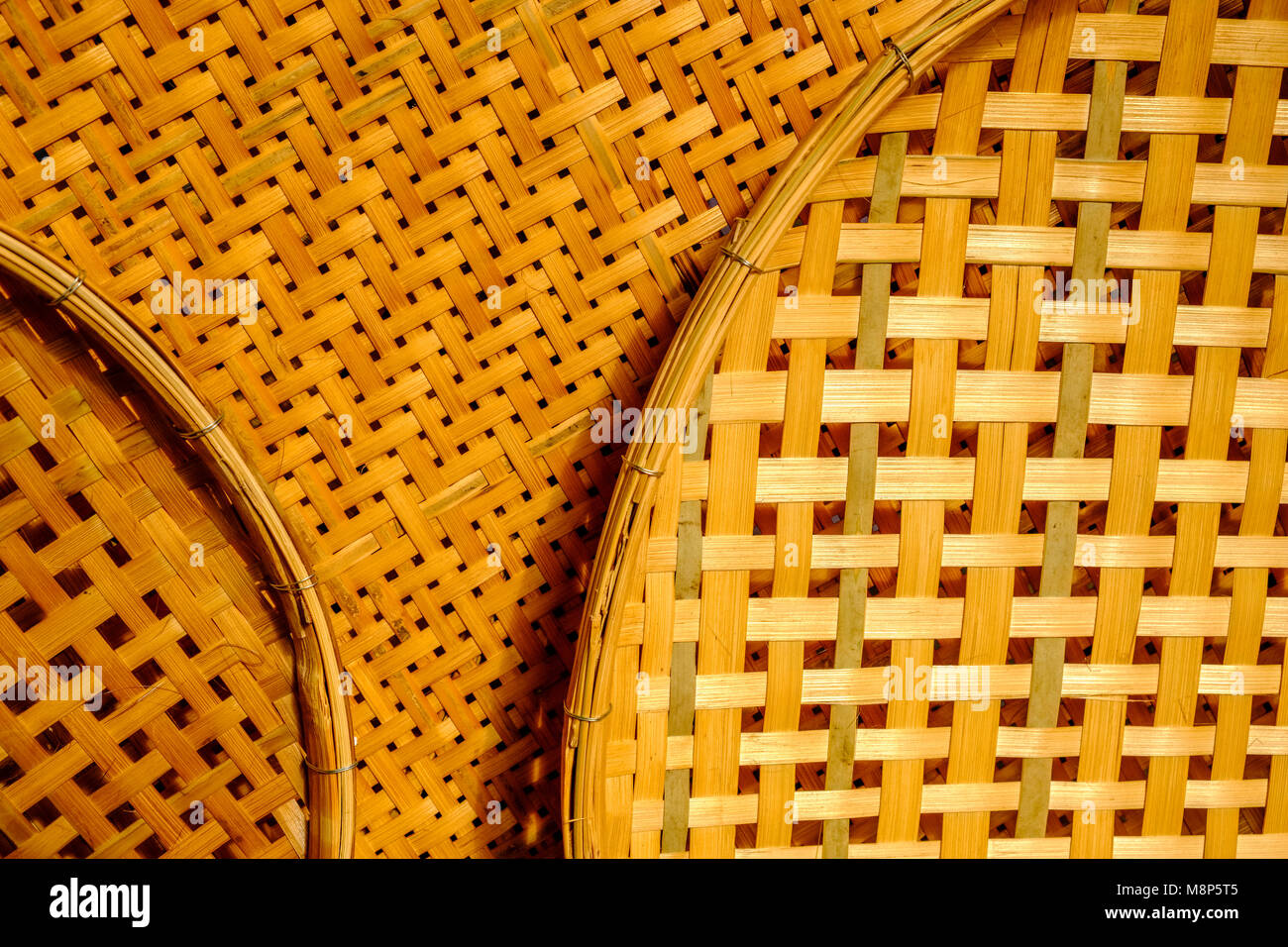 Geflochtenem Bambus Platten sind fr Verkauf bei Nonthaburi Markt  Stockfotografie - Alamy