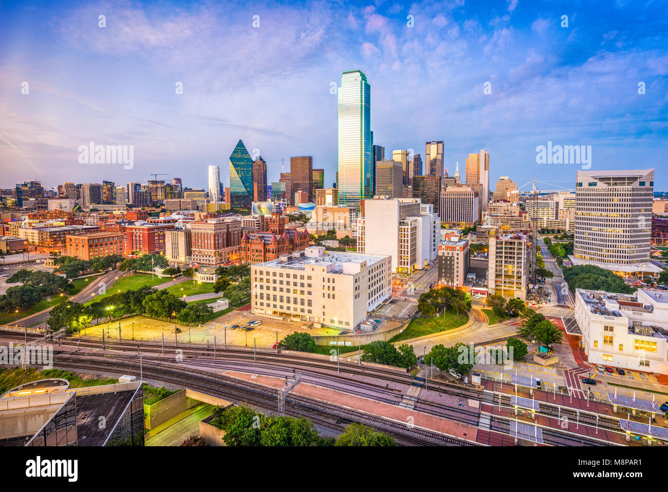 Dallas, Texas, USA Downtown Skyline in der Dämmerung. Stockfoto
