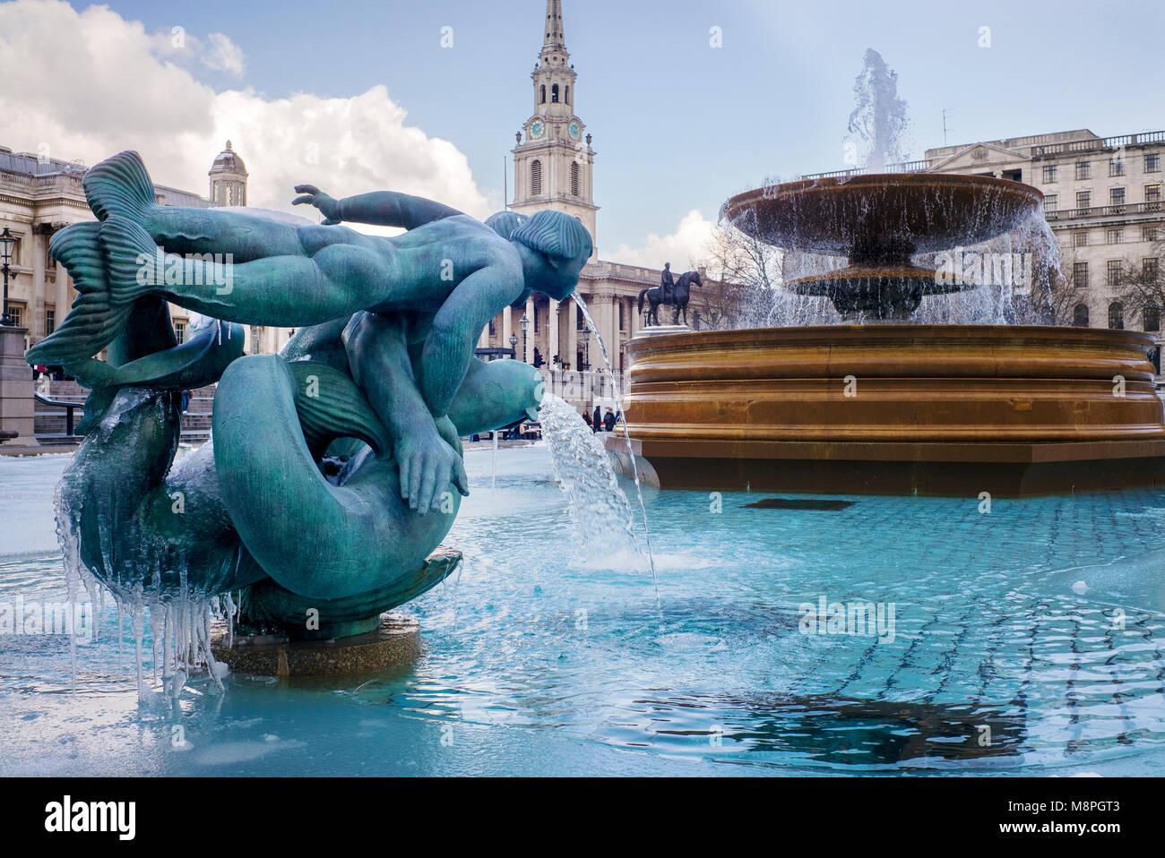 Trafalgar Square im Schnee, London UK Stockfoto