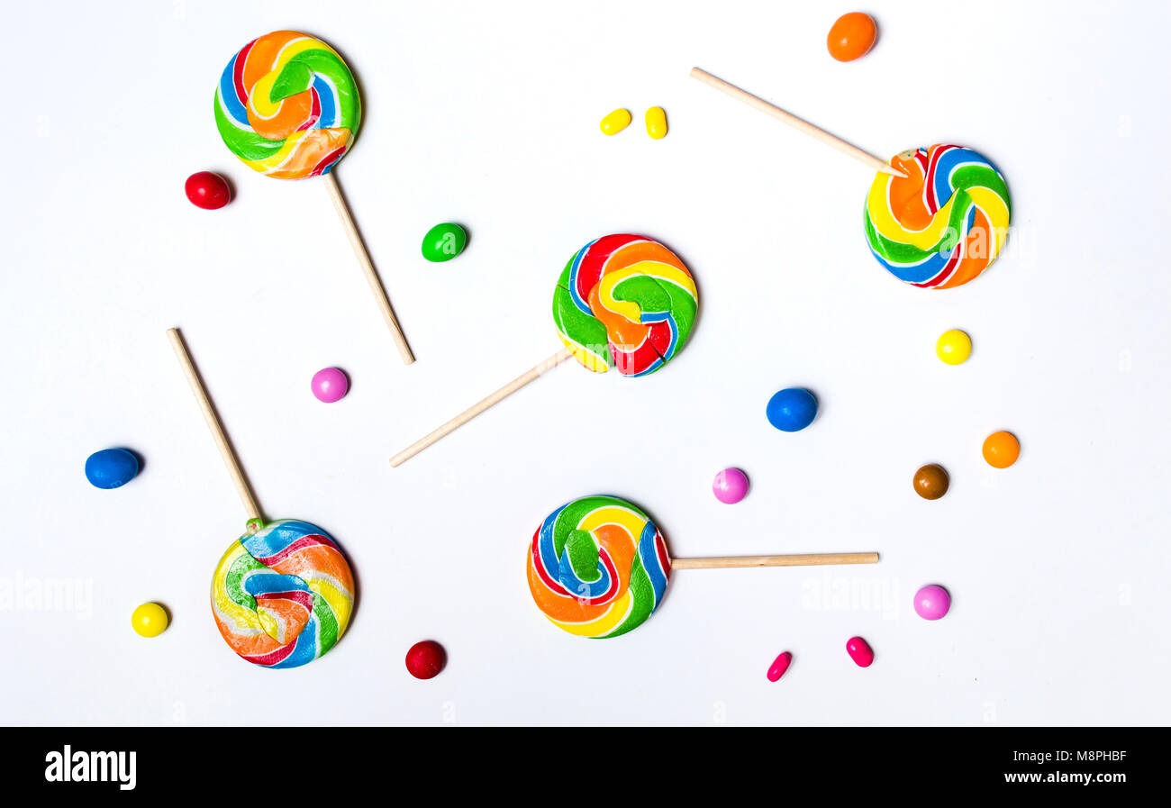 Lollipop Bonbons auf weißem Hintergrund flay legen Stockfoto