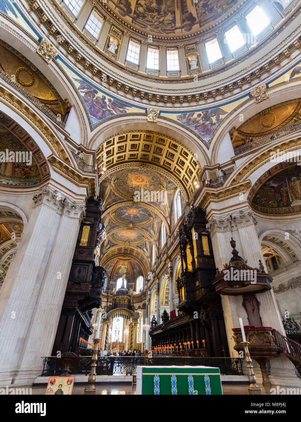 London, Großbritannien - 2 September 2017: Innenraum des Londoner St, Paul Cahthedral, Sitz des Bischofs von London und großen London touristische Attraktion. Stockfoto
