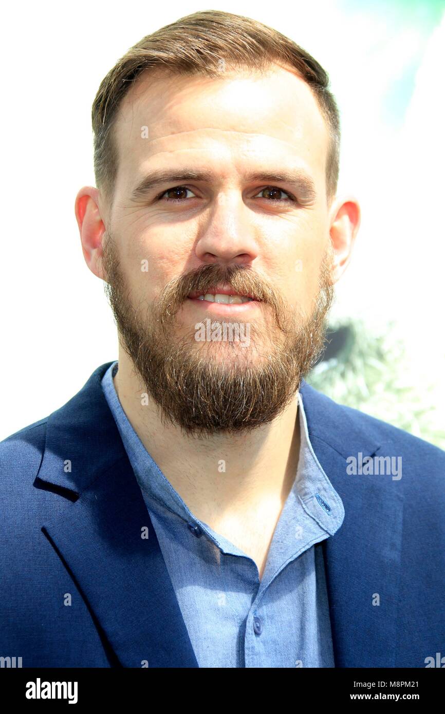 Jakob Owens in der Ankunftshalle für PANDAS Weltpremiere, TCL, Chinese Theater IMAX, Los Angeles, CA 17. März 2018. Foto von: Priscilla Grant/Everett Collection Stockfoto