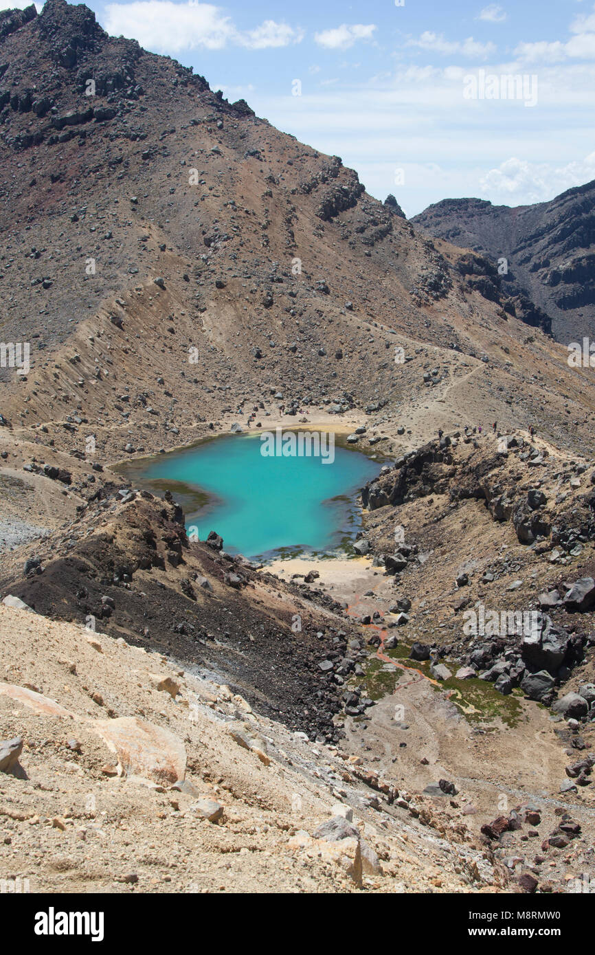 Hohen Winkel malerischer Blick auf den See inmitten von Bergen Stockfoto