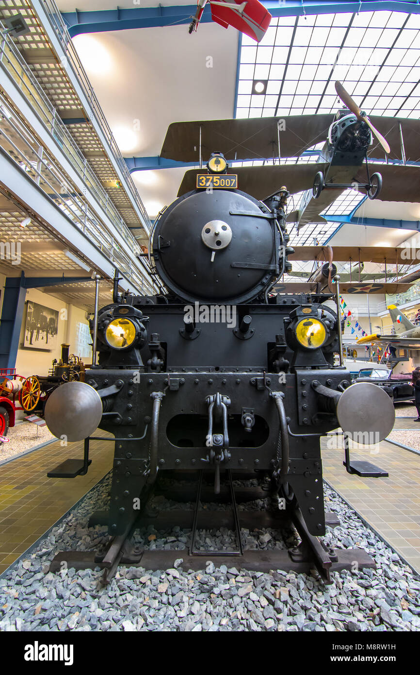 Innenraum der Nationalen Technischen Museum in Prag. Seit über hundert Jahren umfangreiche Sammlungen hier zusammengebaut wurden. Stockfoto