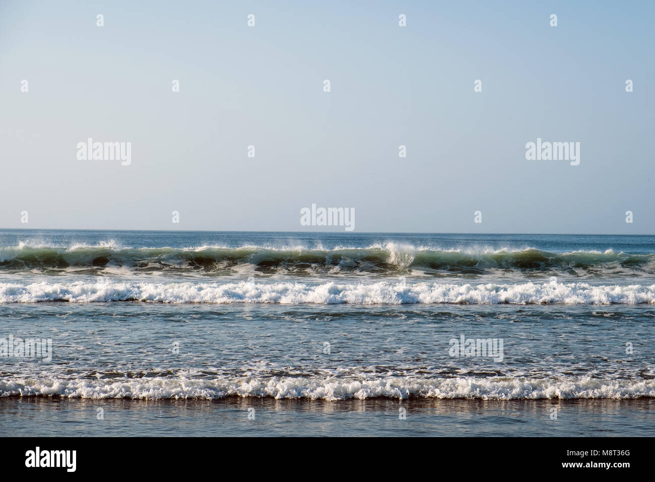 Ocean Waves - Horizont über Wasser, Himmel und Meer - Stockfoto