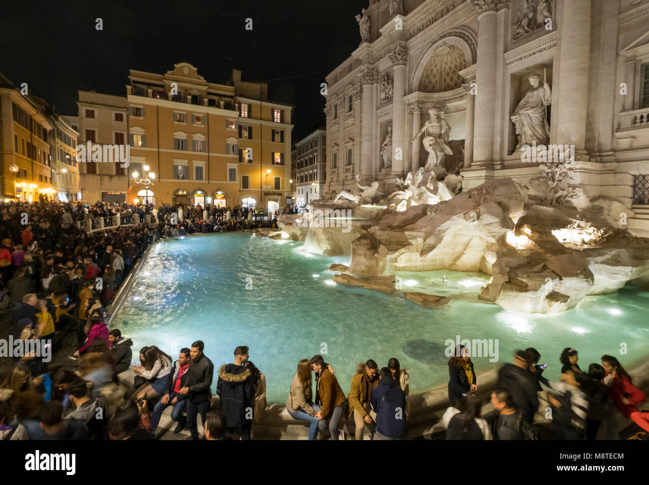 Trevi-Brunnen von Nicola Salvi aus dem 17. Jahrhundert, Rom, Latium, Italien Stockfoto