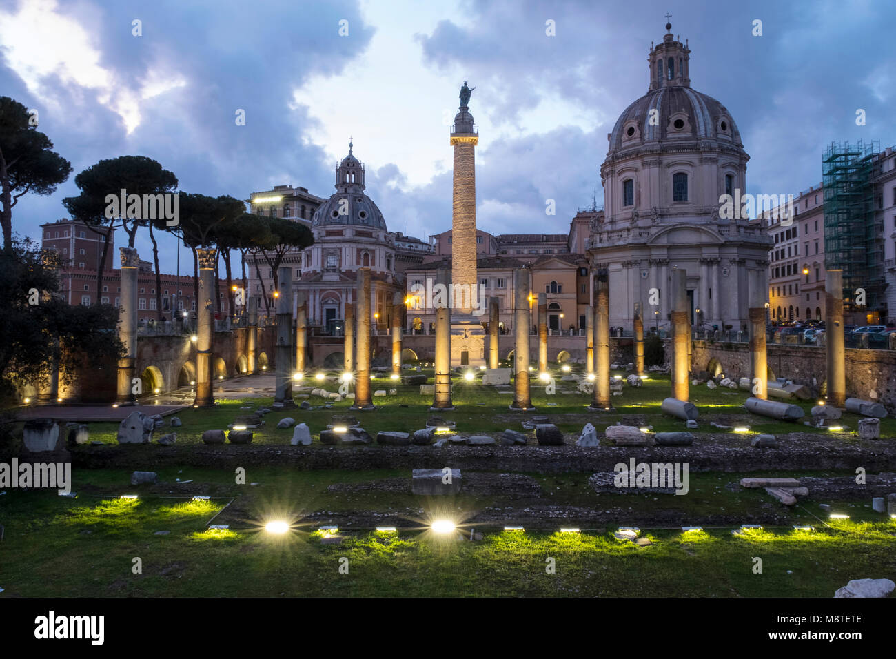 Italien Rom Chiesa Cattolica SS Nome di Maria Piazza Colonna Traiana Foro Traiano Stockfoto