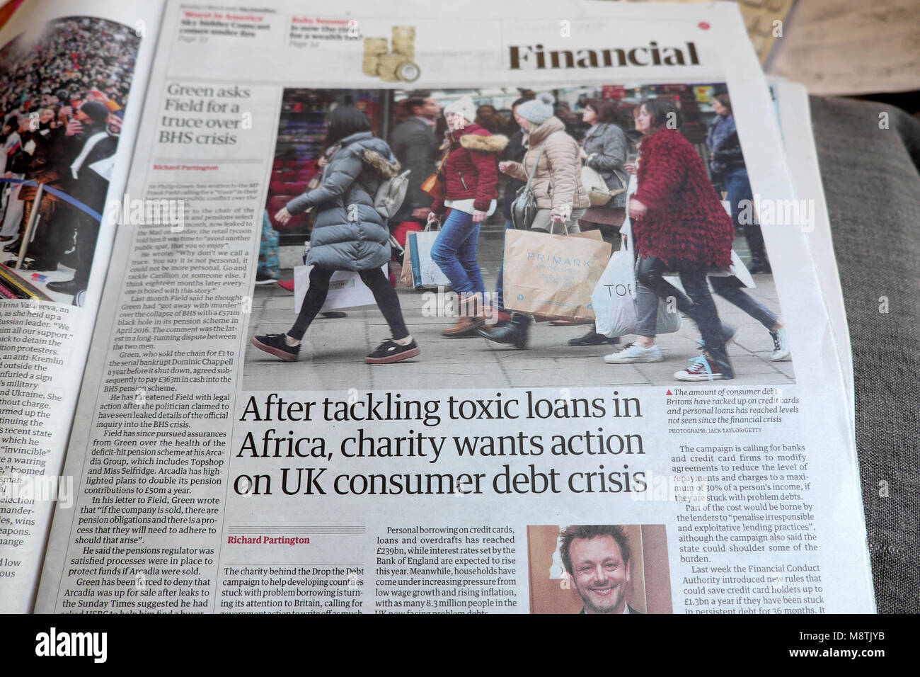 "Nach Bewältigung toxics Darlehen in Afrika, Liebe will Aktion auf die britischen Verbraucher Schuldenkrise 'Guardian Zeitung headline London UK Stockfoto