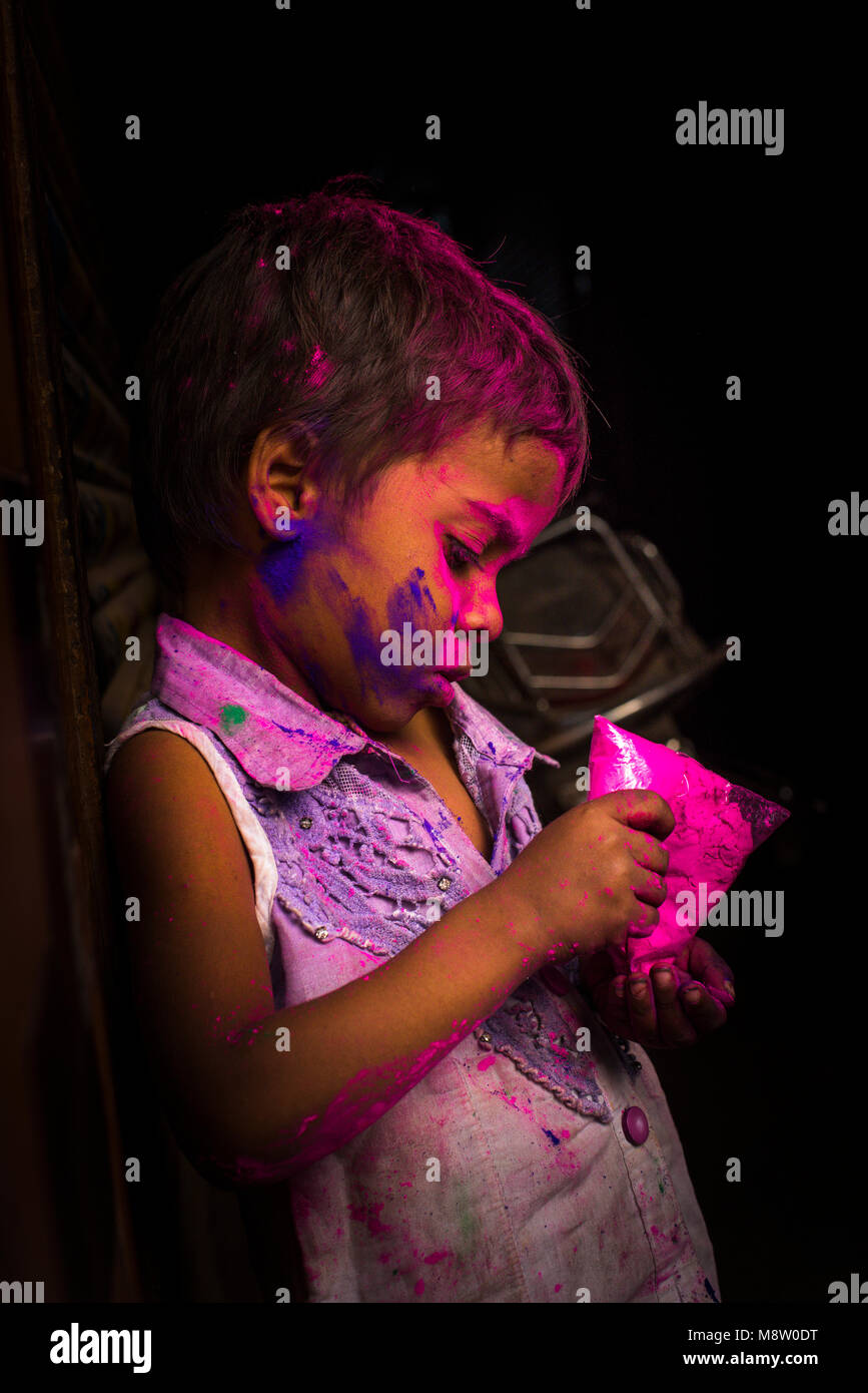 Untold Geschichte des Armes Kind Stockfoto